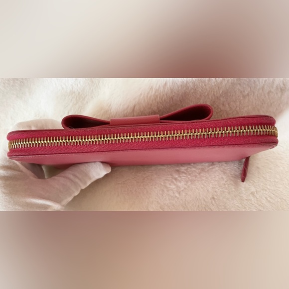 Beautiful Prada Safiano Bow Wallet - Picture 7 of 15